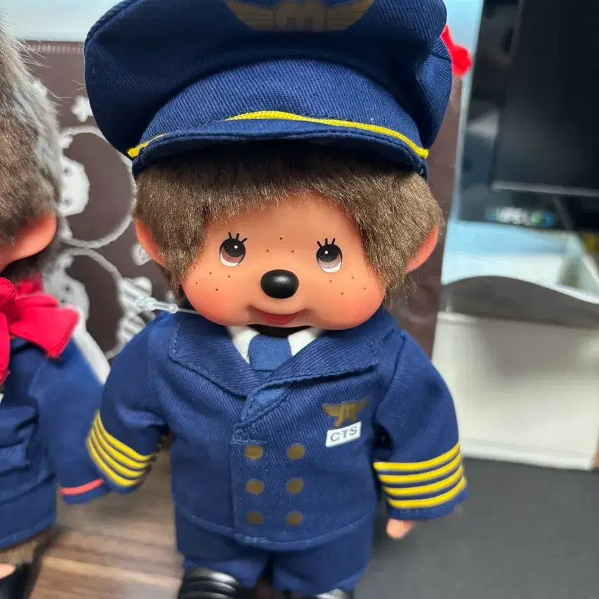 [BUNJANG] New Chitose Airport Limited Edition Pilot &amp; Flight Attendant Monchhichi Set / 신치토세 공항 한정판 파일럿 승무원 몬치치 세트