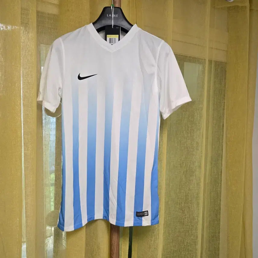 [BUNJANG] Nike Dri-FIT Short Sleeve T-Shirt White/Blue Size 95 / 나이키 드라이핏 반팔 티셔츠 화이트/블루95