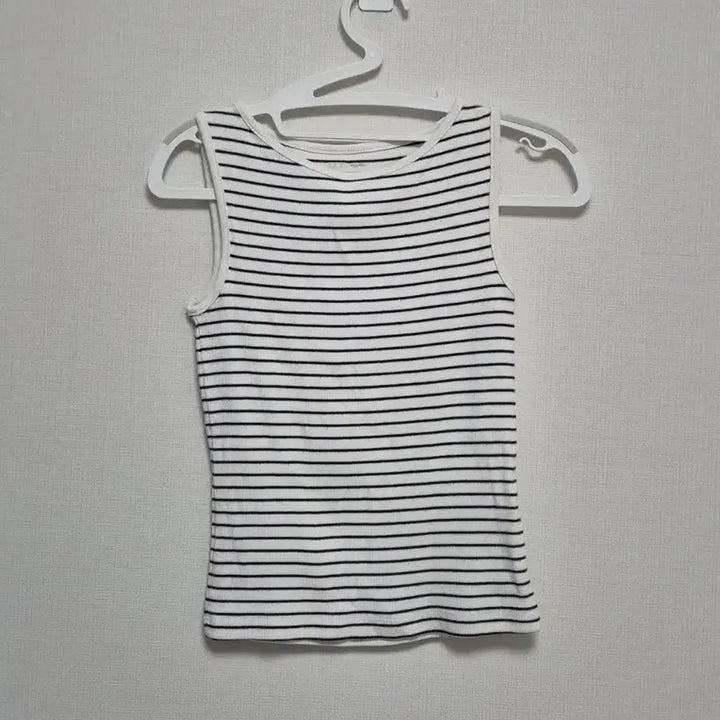 [BUNJANG] White Black Stripe Sleeveless Top / 흰색 검정 스트라이프 나시티