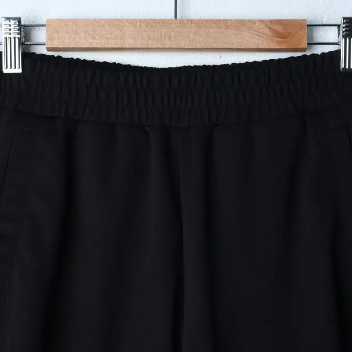 [BUNJANG] Le Coq Sportif Lettering Shorts Black Old School / W(L) 르꼬끄 반바지 팬츠 레터링 블랙 올드스쿨-25B8