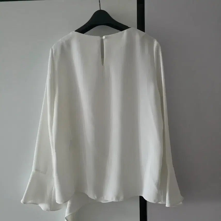 [BUNJANG] Rian New York White Blouse / 리안뉴욕 블라우스