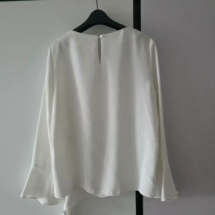 [BUNJANG] Rian New York White Blouse / 리안뉴욕 블라우스