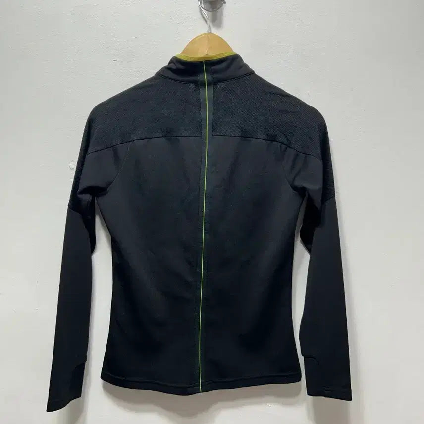 [BUNJANG] Descente Black/Fluorescent Training Zip-up S / 데상트 블랙/형광 트레이닝 집업 S