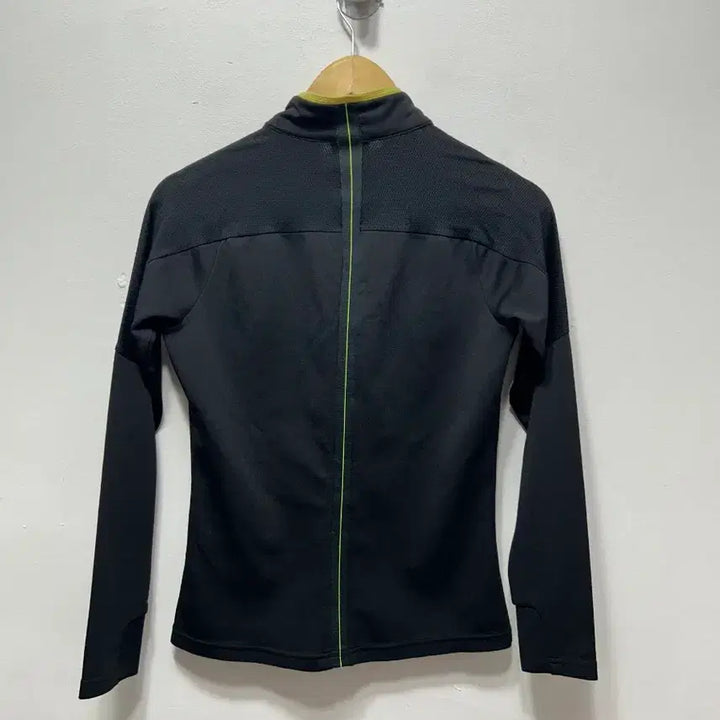 [BUNJANG] Descente Black/Fluorescent Training Zip-up S / 데상트 블랙/형광 트레이닝 집업 S
