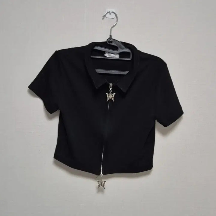 [BUNJANG] Butterfly Black Cropped Short-Sleeve Zip-Up / 버터플라이 블랙 크롭 반팔 집업