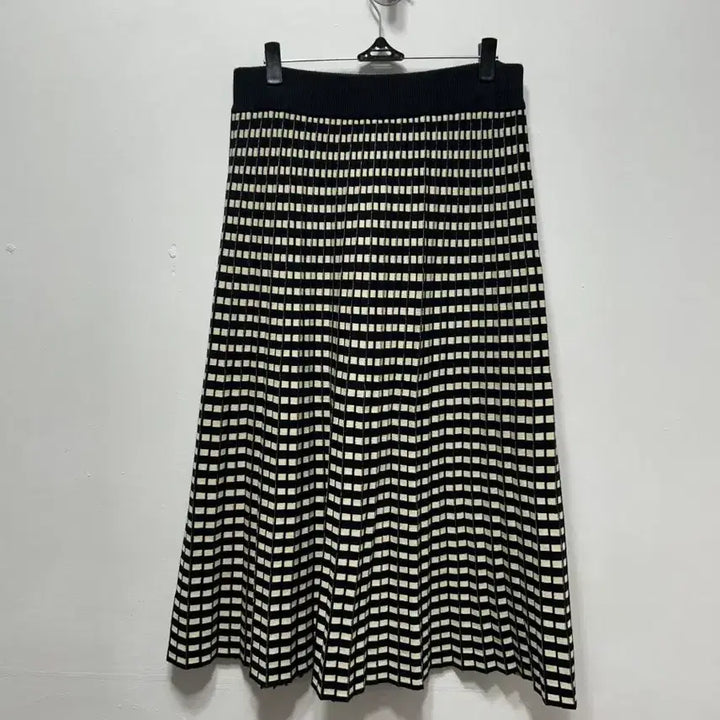 [BUNJANG] LeNIC Check Pattern Pleated Knit Skirt / LeNIC체크 패턴 플리츠 니트 스커트 F
