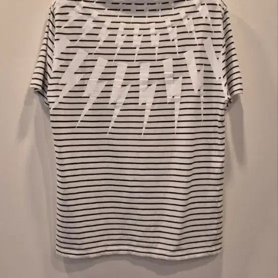 [BUNJANG] Neil Barrett Lightning Stripe T-Shirt (Size M) / 닐바렛 번개 단가라 티셔츠 M사이즈