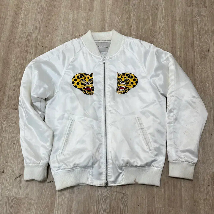 [BUNJANG] VIVASTUDIO x Tattooist WOO Tiger Embroidery Stadium Jacket L / 비바스튜디오 X 타투이스트 WOO 스카쟌 타이거 자수 스타디움 자켓 L