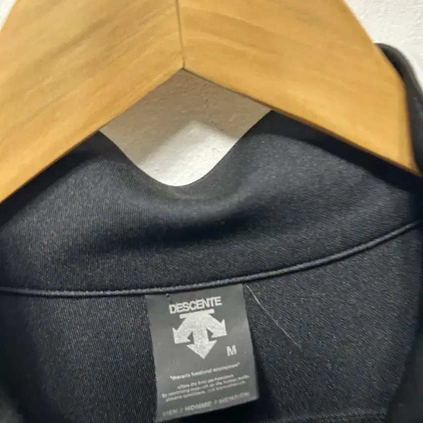 [BUNJANG] Descente Black Athletic Track Jacket M / 데상트 블랙 athletic 트랙 자켓 M