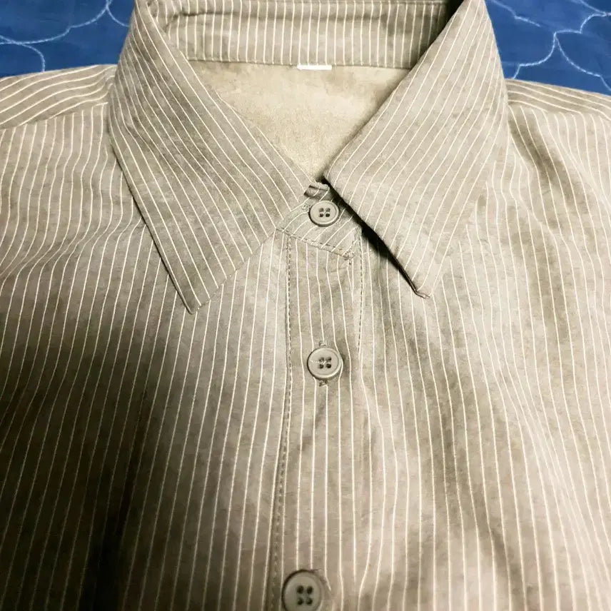 [BUNJANG] Striped Asymmetrical Robe Shirt Olive / (보세) 스트라이프 언발란스 로브 셔츠 올리브 (F)