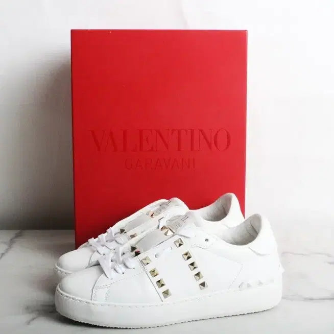 [BUNJANG] Valentino Rockstud Untitled Sneakers White / 발렌티노 락스터드 언타이틀 스니커즈 화이트 36.5(235)