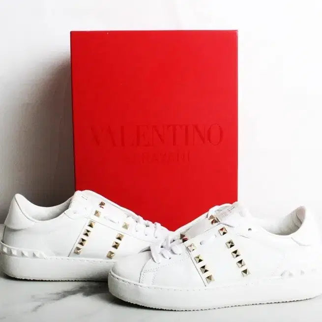 [BUNJANG] Valentino Rockstud Untitled Sneakers White / 발렌티노 락스터드 언타이틀 스니커즈 화이트 36.5(235)