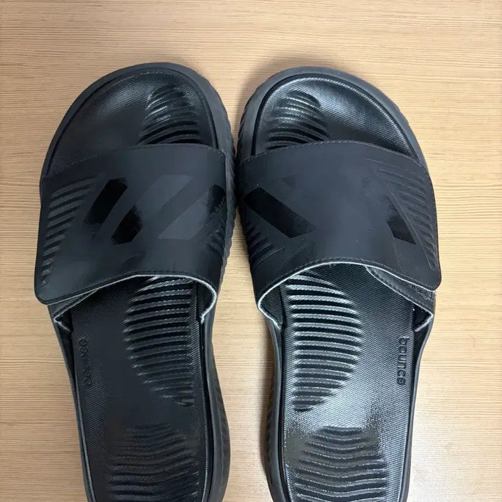 [BUNJANG] Adidas AlphaBounce Slides Size 260 / 아디다스 알파바운스 슬리퍼 260사이즈