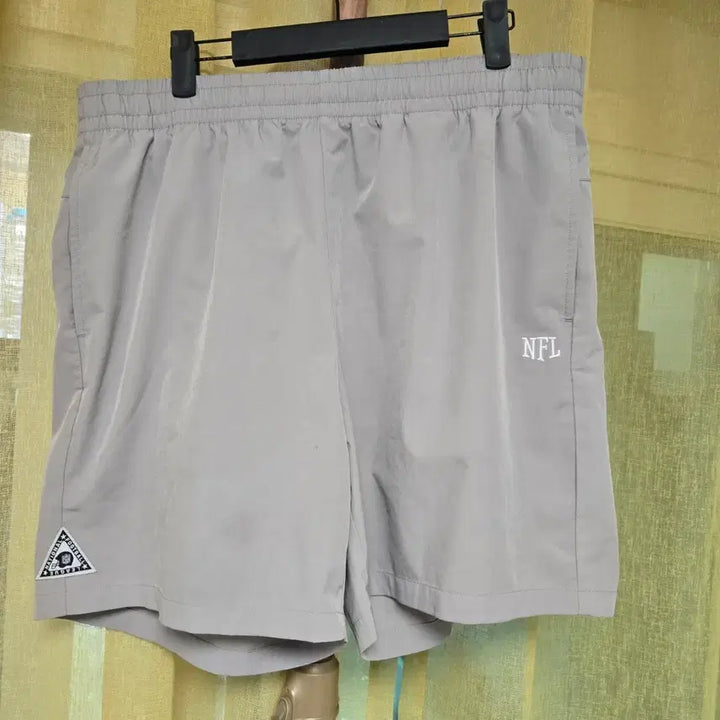 [BUNJANG] NFL Light Gray Shorts Size 34 / NFL 라이트 그레이 반바지34