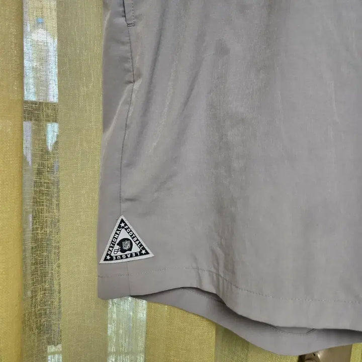 [BUNJANG] NFL Light Gray Shorts Size 34 / NFL 라이트 그레이 반바지34