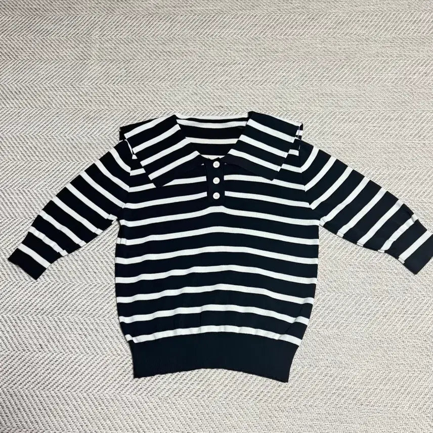 [BUNJANG] Alto Black and White Stripe Collar Knit / Alto 블랙 화이트 스트라이프 카라 니트