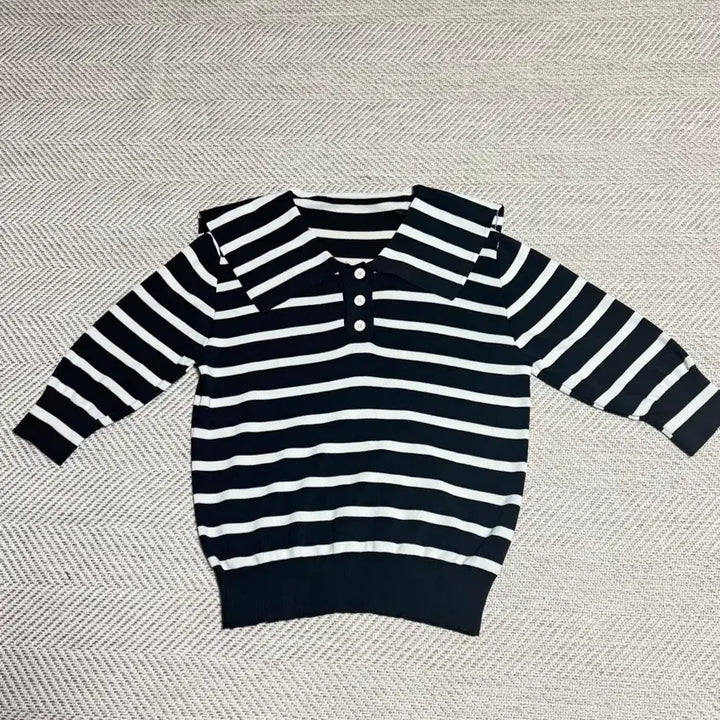 [BUNJANG] Alto Black and White Stripe Collar Knit / Alto 블랙 화이트 스트라이프 카라 니트