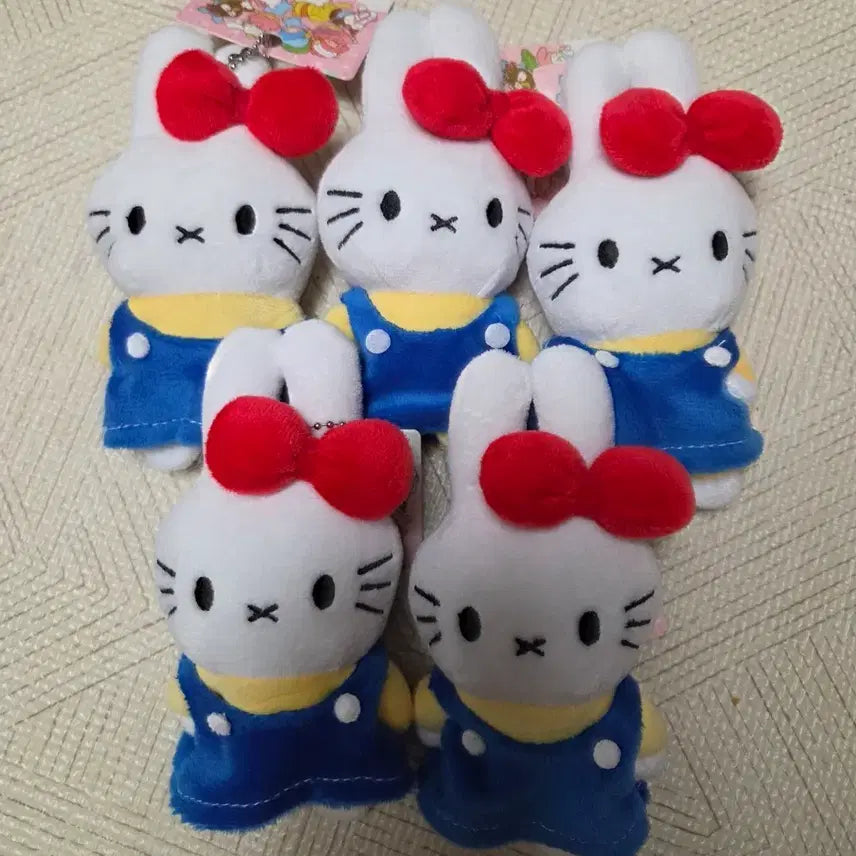 [BUNJANG] Miffy x Kitty Collaboration Plush Keychain New / 미피키티 인형키링 새상품
