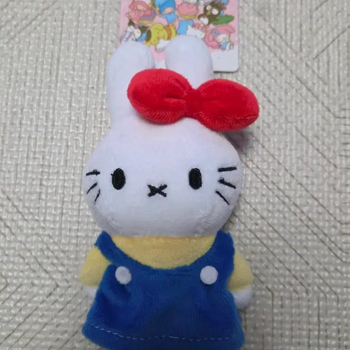 [BUNJANG] Miffy x Kitty Collaboration Plush Keychain New / 미피키티 인형키링 새상품