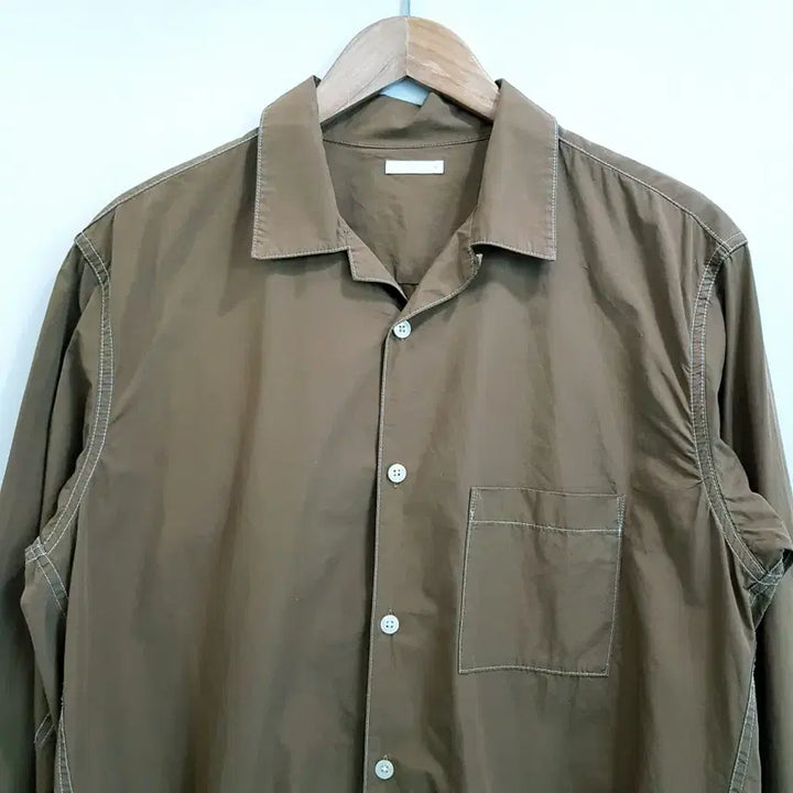[BUNJANG] Uniqlo Camel Stitch Solid Long Sleeve Shirt Men&