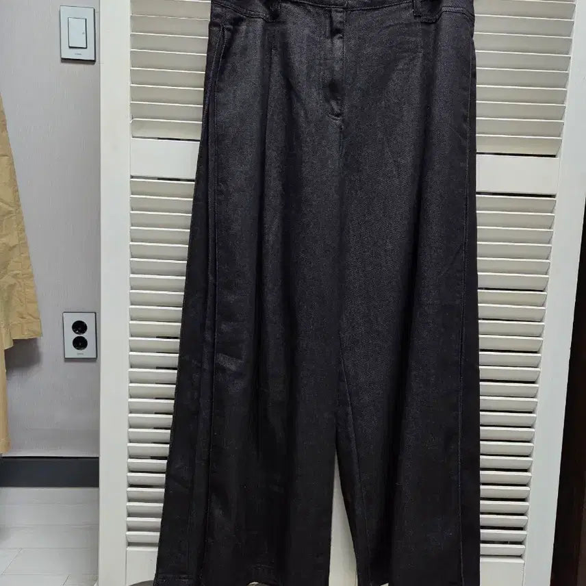 [BUNJANG] Karl Lagerfeld Side Pleated Wide Denim Pants / 칼라거펠트 사이드 주름 와이드 데님바지 2025년제품