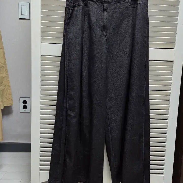 [BUNJANG] Karl Lagerfeld Side Pleated Wide Denim Pants / 칼라거펠트 사이드 주름 와이드 데님바지 2025년제품