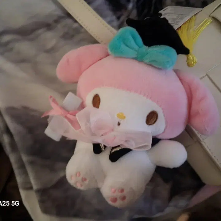 [BUNJANG] Sanrio My Melody Graduation Doll Keychain / 산리오)마이멜로디 졸업 인형 키링