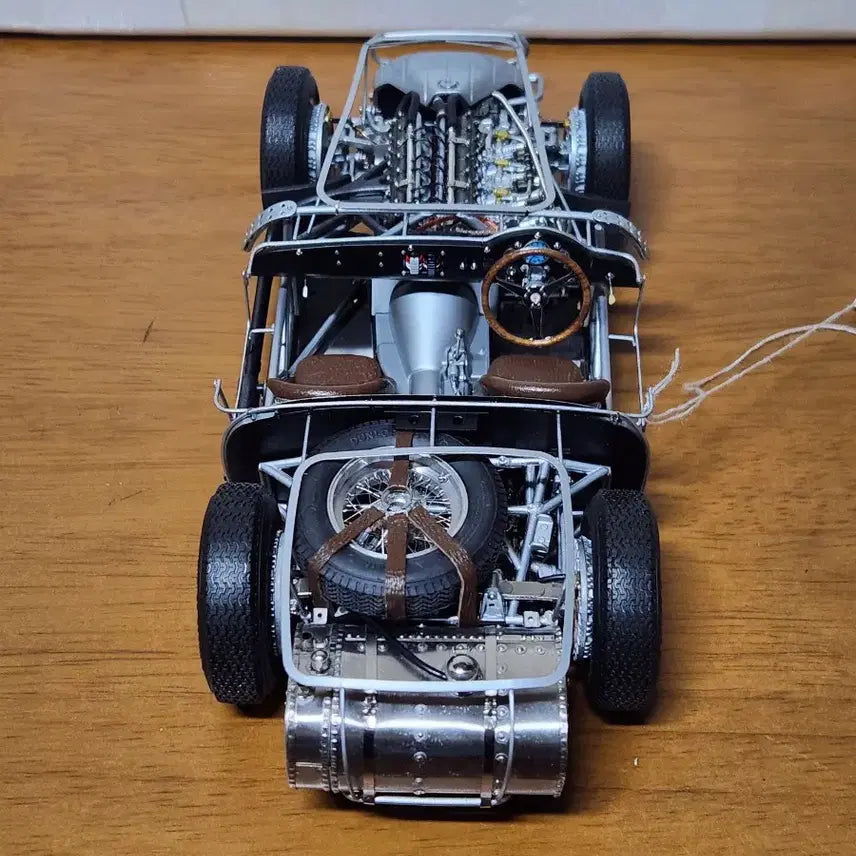 [BUNJANG] 1:18 CMC Maserati 300S Rolling Chassis 1 / 1:18 CMC 마세라티 300S Rolling Chassis 1