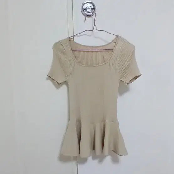 [BUNJANG] Beige Ribbed Short Sleeve T-Shirt / 베이지색 반팔 골지티