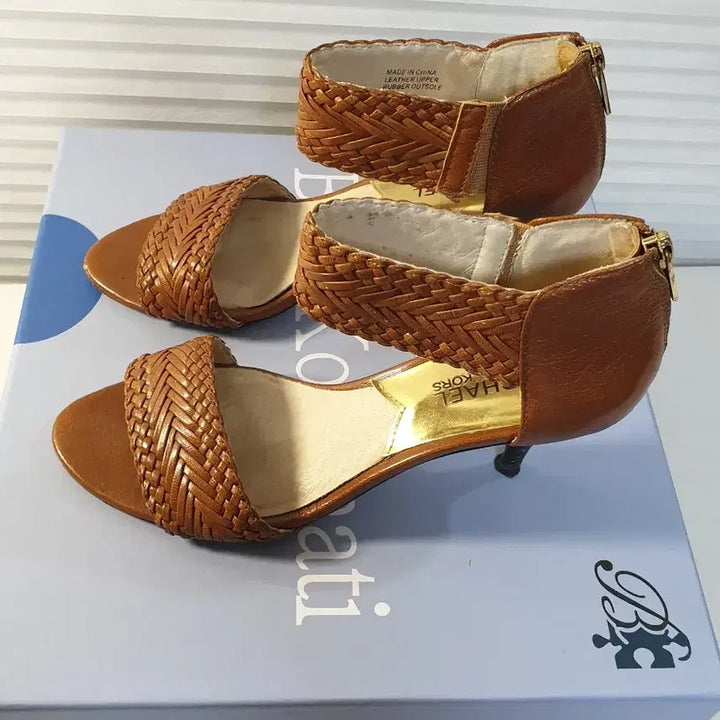 [BUNJANG] Michael Kors Camel Real Leather Woven Sandals Size 6.5 / (235) 마이클코어스 카멜 리얼레더 꼬임샌들