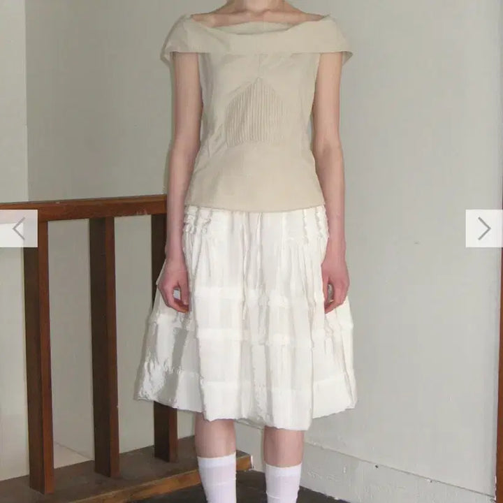 [BUNJANG] Sinoon Off-Shoulder Shirring Blouse / 시눈 sinoon 오프숄더 셔링 블라우스