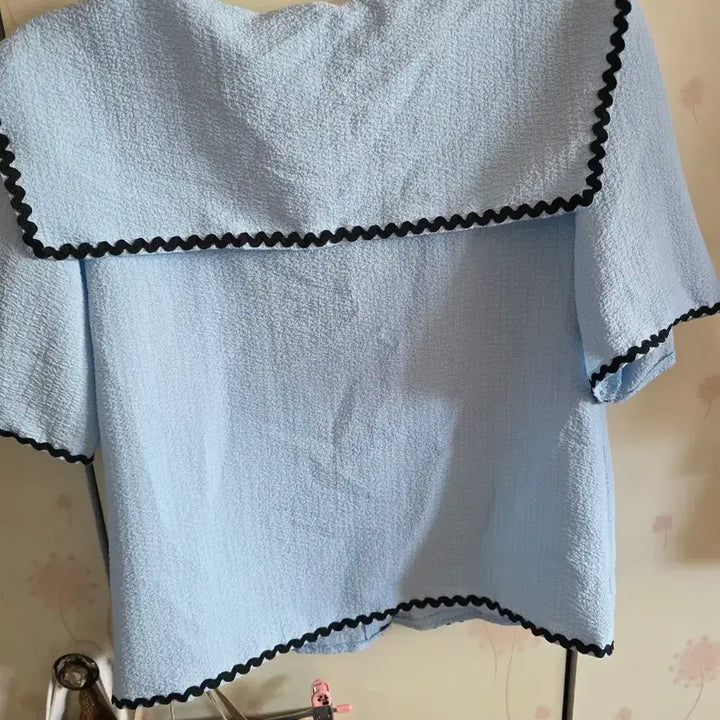 [BUNJANG] Sweet Soup Scallop Blouse Sky Blue / sweet soup 스위트숲 스칼럽 블라우스 하늘색