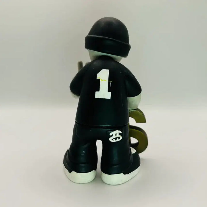 [BUNJANG] Stussy x Medicom Toy Collaboration Figure (Black/White/Gold) / 스투시 Stussy 피규어 메디콤토이