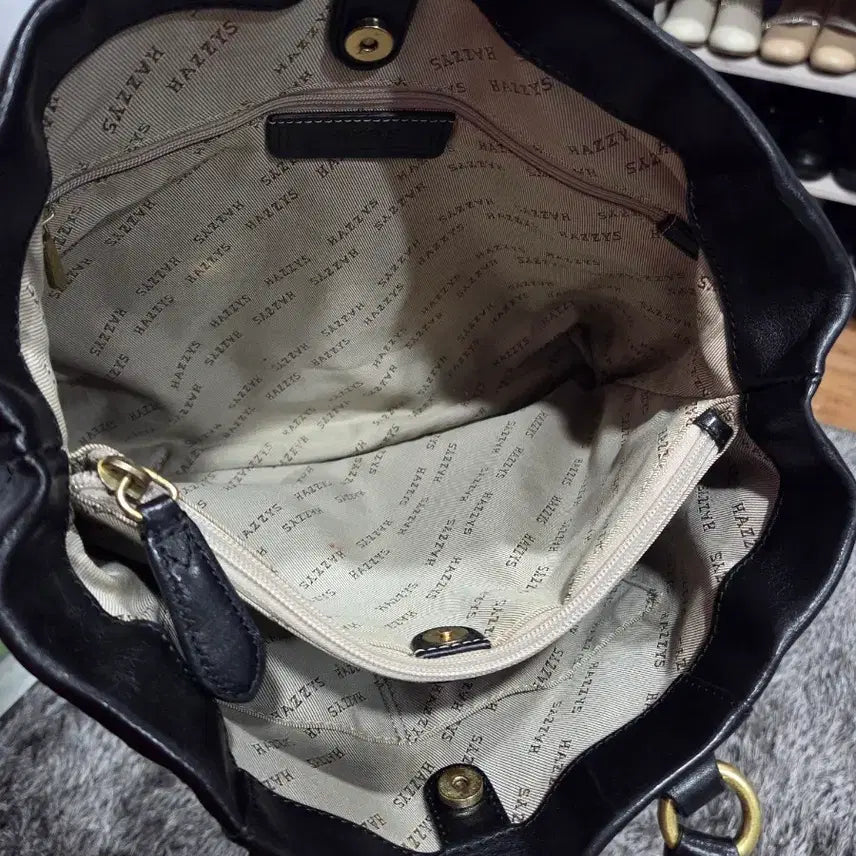 [BUNJANG] Hazzys Black Leather Tote Bag / 헤지스 블랙 가죽 토트백