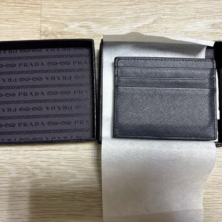 [BUNJANG] Prada Saffiano Card Holder Navy / 프라다 카드지갑 팝니다(사피아노)