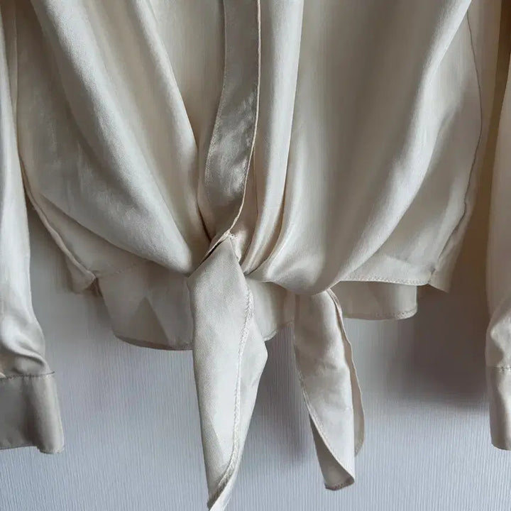 [BUNJANG] Time Cream White Twisted Blouse / 한섬 타임 크림화이트 꼬임 블라우스