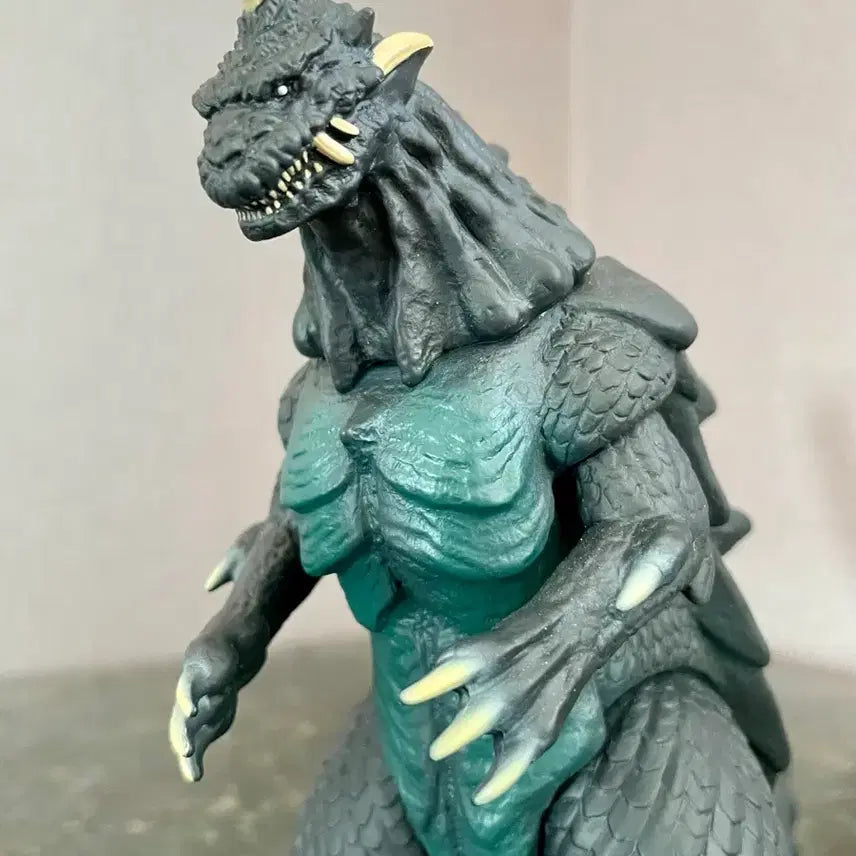 [BUNJANG] Bandai Movie Monsters Gomez Sofubi Figure (Shin Ultraman) / 30cm) 무비몬스터즈 고메스 (신 울트라맨) 소프비 피규어