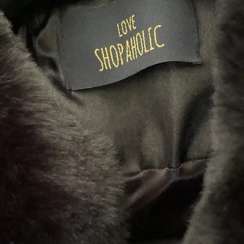 [BUNJANG] Love Shopperholic Faux Fur Jacket Black / 러브쇼퍼홀릭 퍼자켓