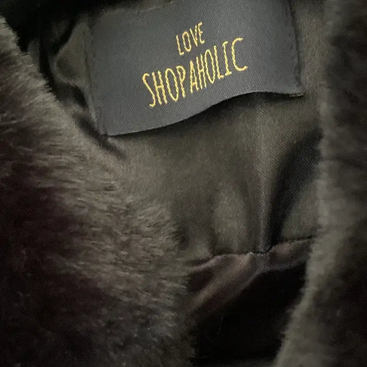 [BUNJANG] Love Shopperholic Faux Fur Jacket Black / 러브쇼퍼홀릭 퍼자켓