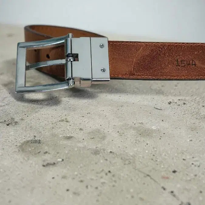 [BUNJANG] Tommy Hilfiger Reversible Carved Leather Belt / HILFIGER 카빙 가죽 벨트
