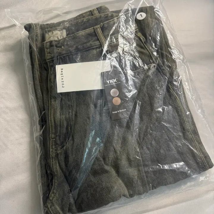 [BUNJANG] Begin202 One-Tuck Wide Slacks Denim Khaki Blue (Size 1) / (새상품)비긴202 원턱 와이드 슬랙스 데님 카키블루 (1사이즈)