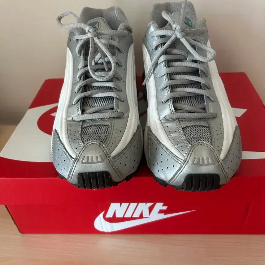 [BUNJANG] Nike Shox R4 Metallic Silver White / [260] 나이키 샥스 R4 메탈릭 실버 화이트