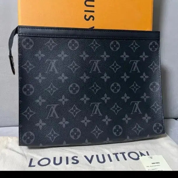 [BUNJANG] Louis Vuitton Eclipse Pochette Voyage Clutch Bag / [새상품급] 루이비통 이클립스 포쉐트 보야주 클러치