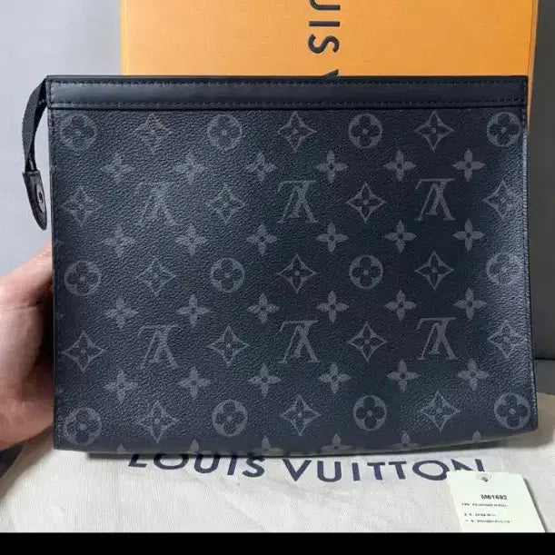 [BUNJANG] Louis Vuitton Eclipse Pochette Voyage Clutch Bag / [새상품급] 루이비통 이클립스 포쉐트 보야주 클러치