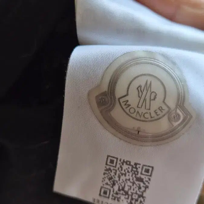 [BUNJANG] Moncler Black Short Sleeve Polo T-Shirt / 몽클레어 블랙 반팔 폴로 티셔츠