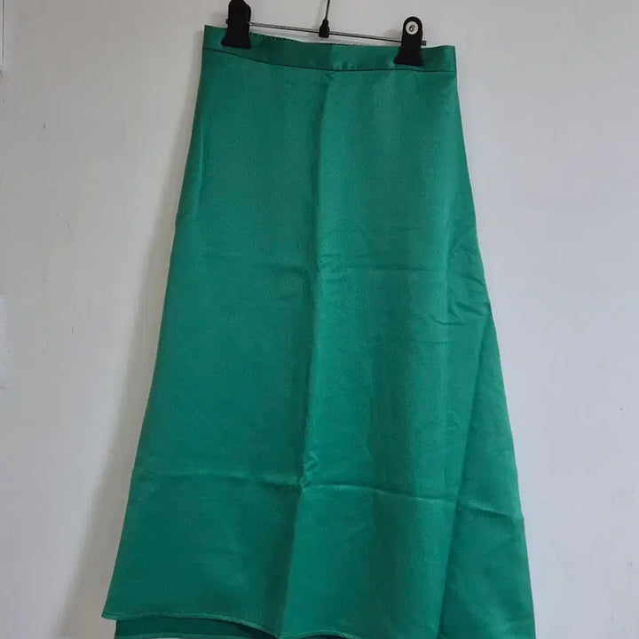 [BUNJANG] A&amp;D Satin Skirt Green Size 55 / (택달린 새상품) A&amp;D 새틴스커트 55사이즈 그린 컬러