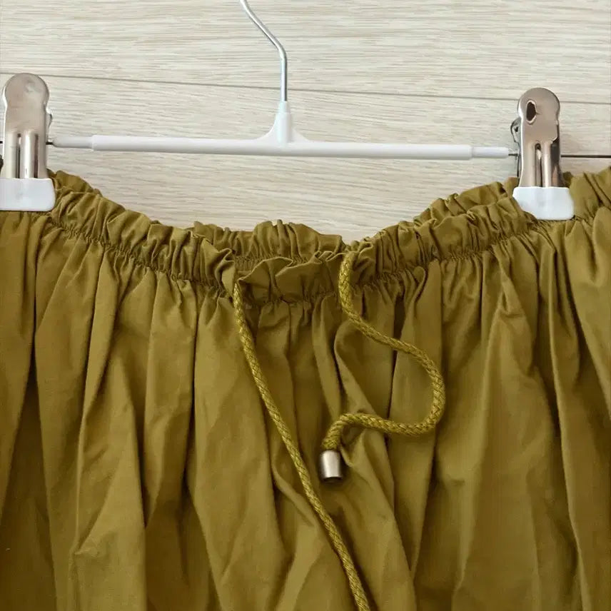 [BUNJANG] Poeto Olive Midi Skirt with Lace Detail / 포에토 올리브 스커트