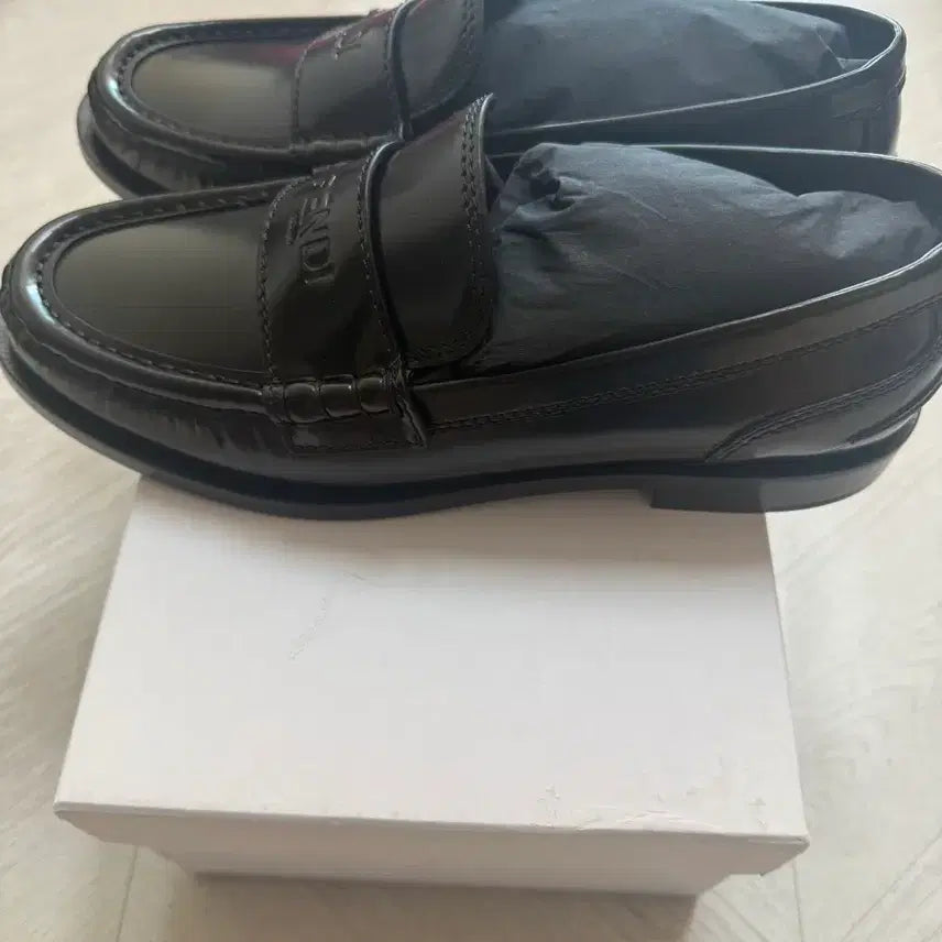 [BUNJANG] Fendi Penny Loafers Size 38 (US 7.5) / 펜디 페니로퍼 38(245)사이즈 새상품 팝니다