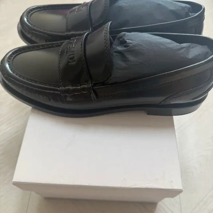 [BUNJANG] Fendi Penny Loafers Size 38 (US 7.5) / 펜디 페니로퍼 38(245)사이즈 새상품 팝니다