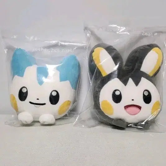 [BUNJANG] Pokemon Popup Store Limited Edition Metamong Playground Pachirisu Emolga Cushion Set / 한국한정] 포켓몬 팝업 성수 메타몽 놀이터 파치리스 에몽가 쿠션 세트